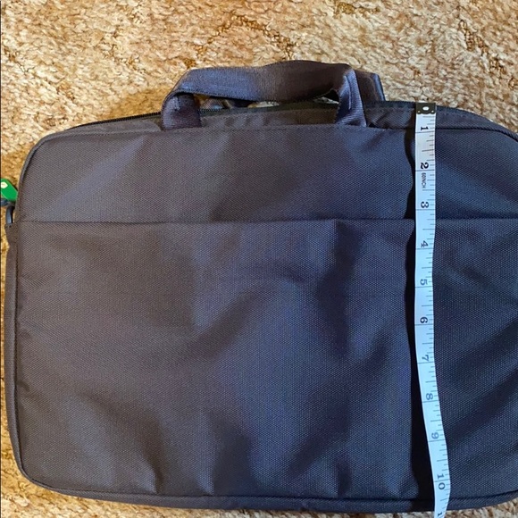 Incase laptop case - Picture 3 of 6